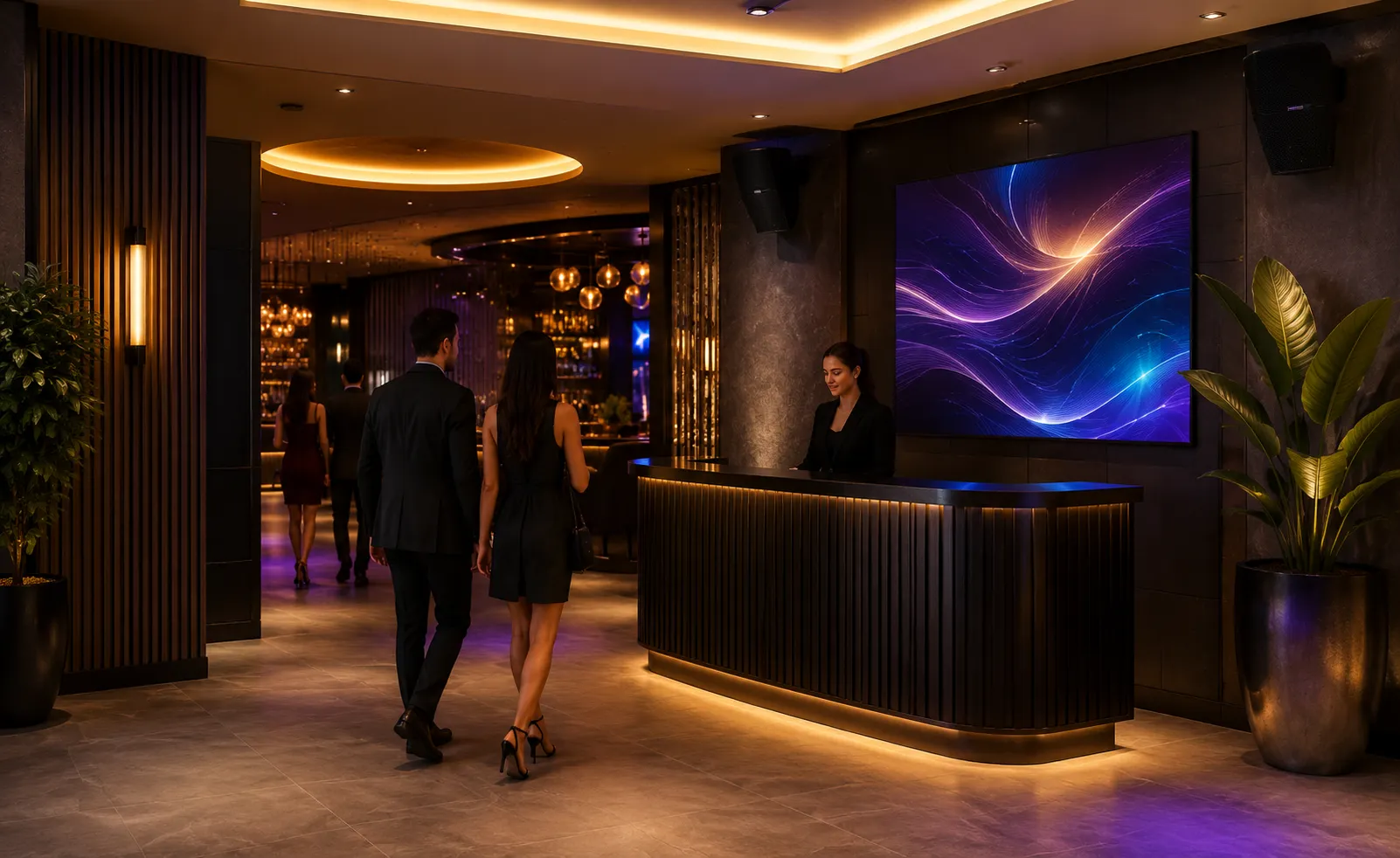 Sala de juntas de hotel con videoconferencia y pantalla profesional